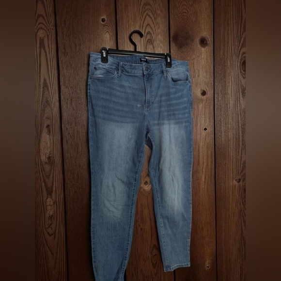 Simply Vera Vera Wang Light Blue Skinny Jeans Size 14 (EUC) - Picture 5 of 9